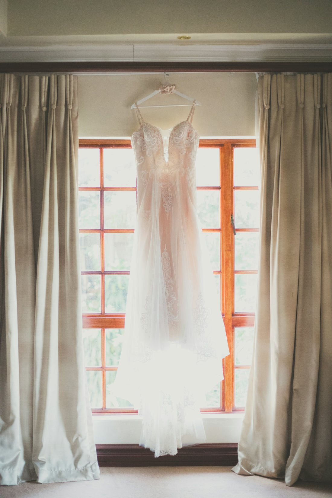 white lace spaghetti strap dress